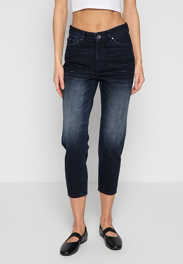 Armani Exchange