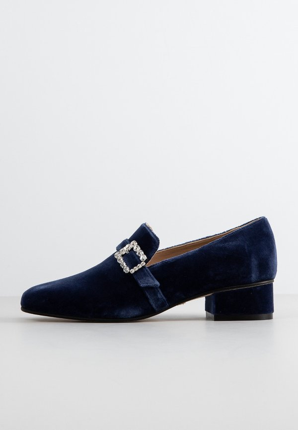 Stuart Weitzman GEO