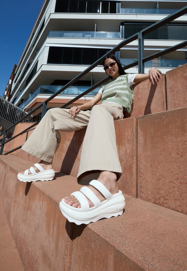 Crocs MEGA CRUSH
