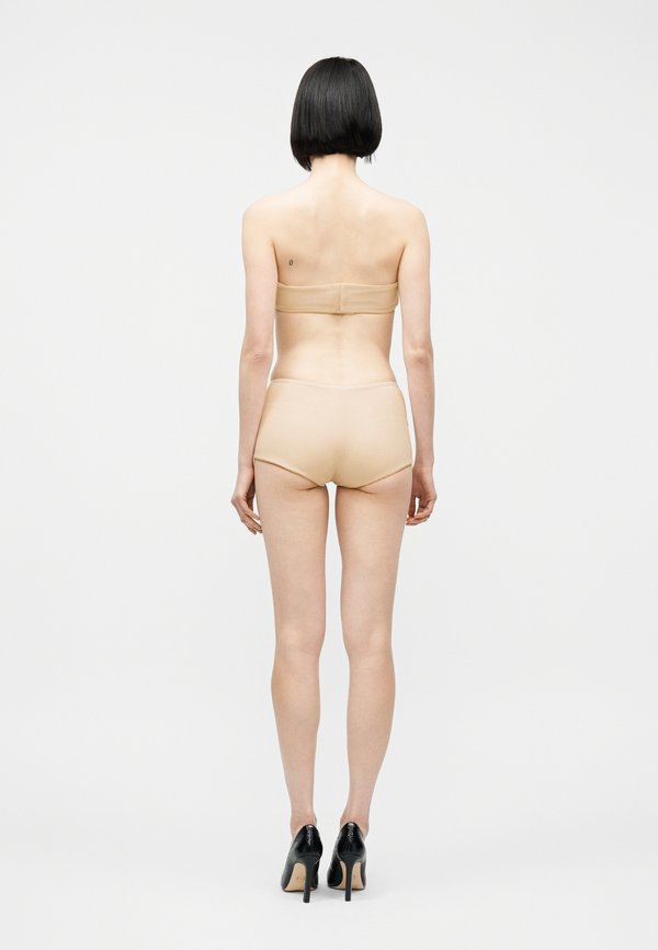 Undress Code ESSENTIAL
