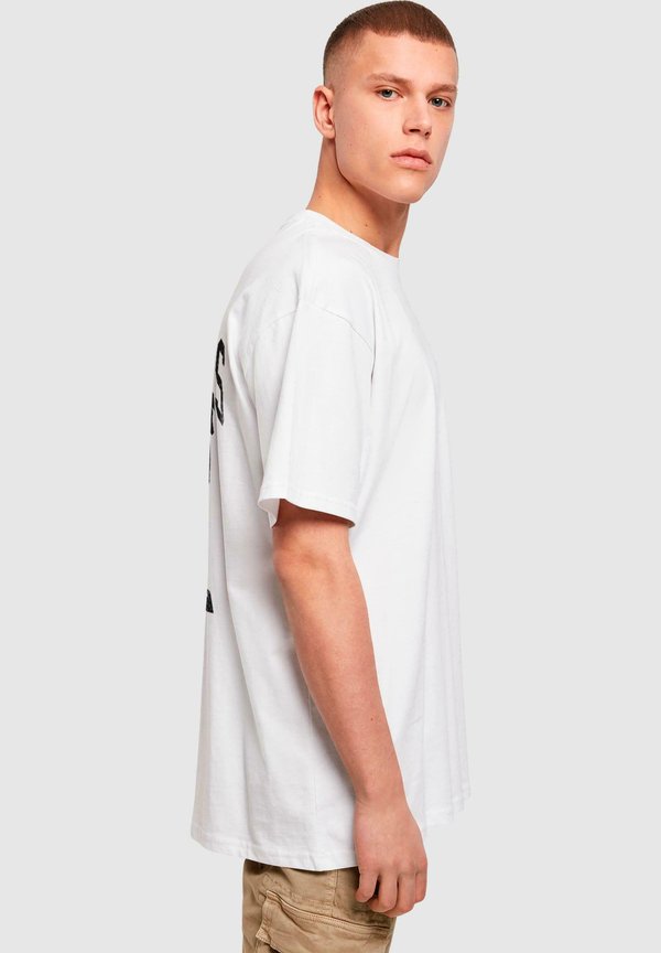 Upscale by Mister Tee FOOTBALL'S COMING HOME GAMECHANGER OVERSIZE TEE