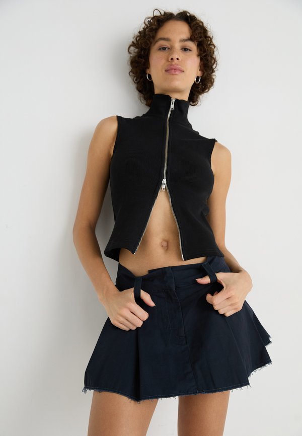Weekday PLEAT SKIRT
