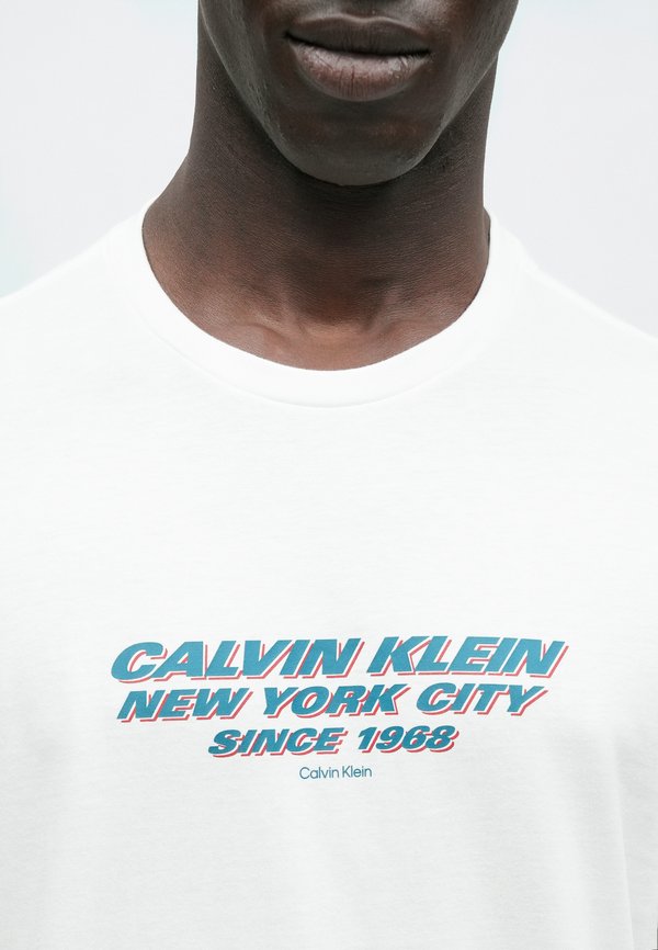 Calvin Klein SS 30S WHSL SP CKNYC GRAPHIC TEE