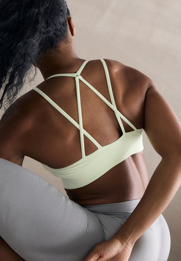 adidas by Stella McCartney TRUESTRENGTH YOGA SPORTS