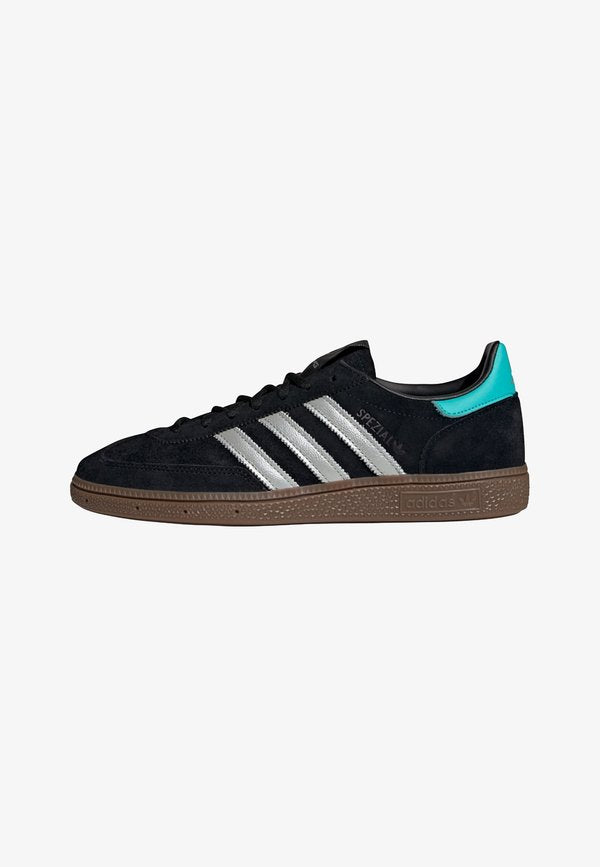 adidas Originals HANDBALL SPEZIAL MERCEDES SHOES - Trainers - core black   silver metallic   gum
