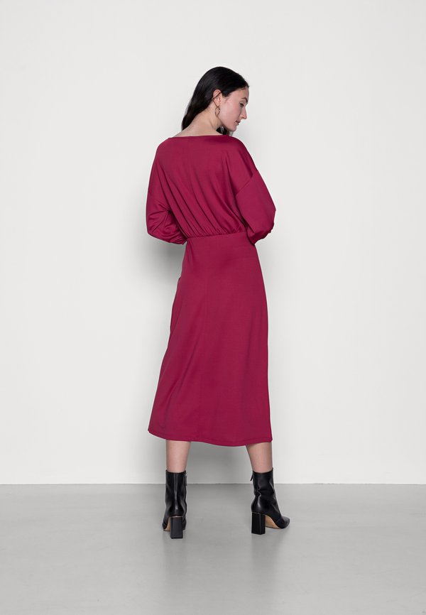 Anna Field by Zalando Quarter sleeves elevated casual midi dress