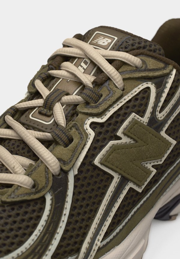 New Balance U740 UNISEX
