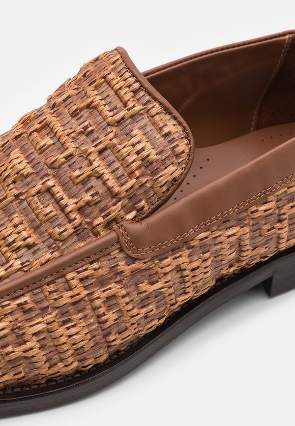 GCDS MONOGRAM LOAFERS UNISEX