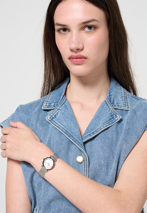 DKNY