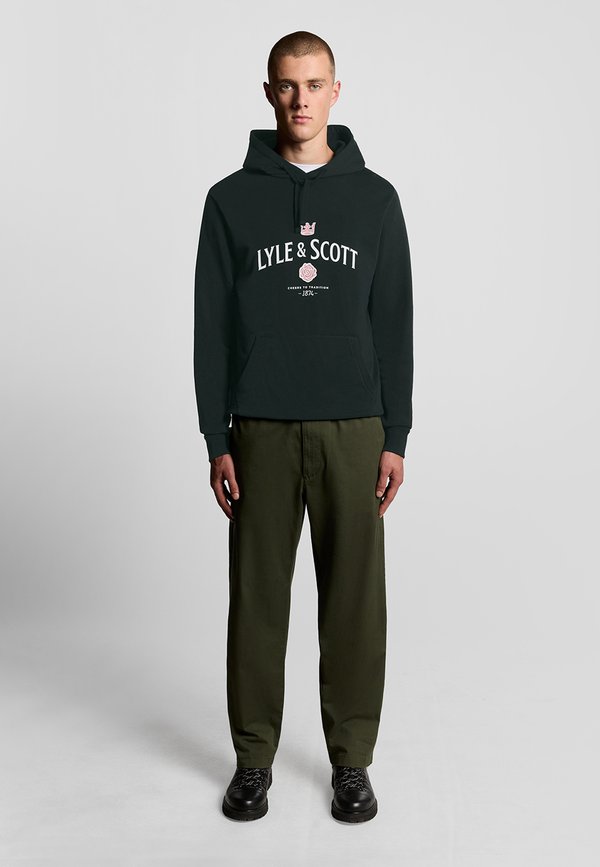 Lyle & Scott MID LAYERS CHEERS TO TRADITION GRAPHIC