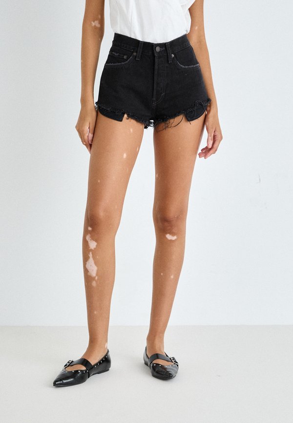 Weekday MAIA MID RISE HOT PANTS