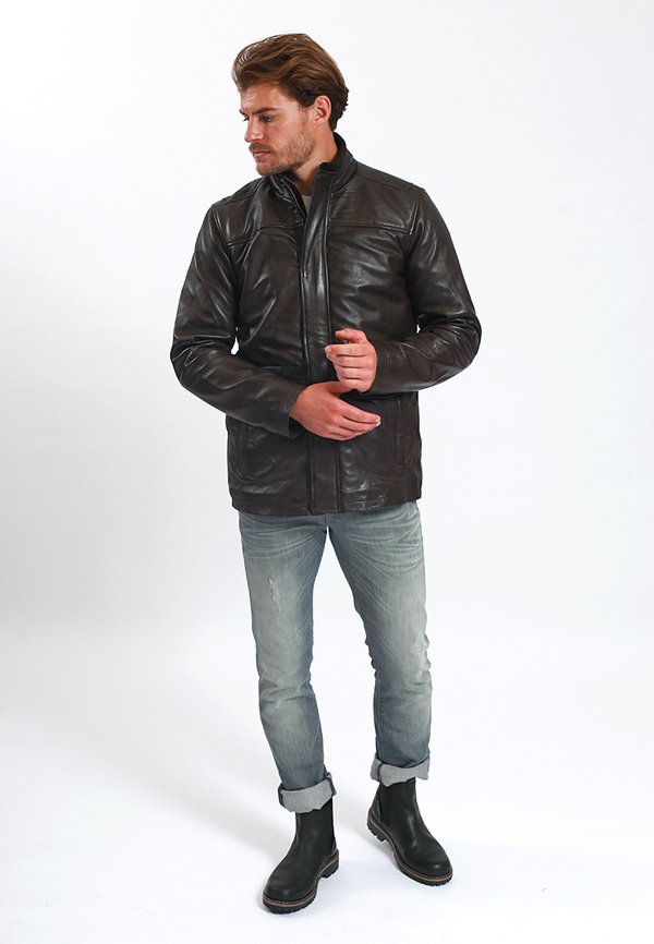 Lee Cooper