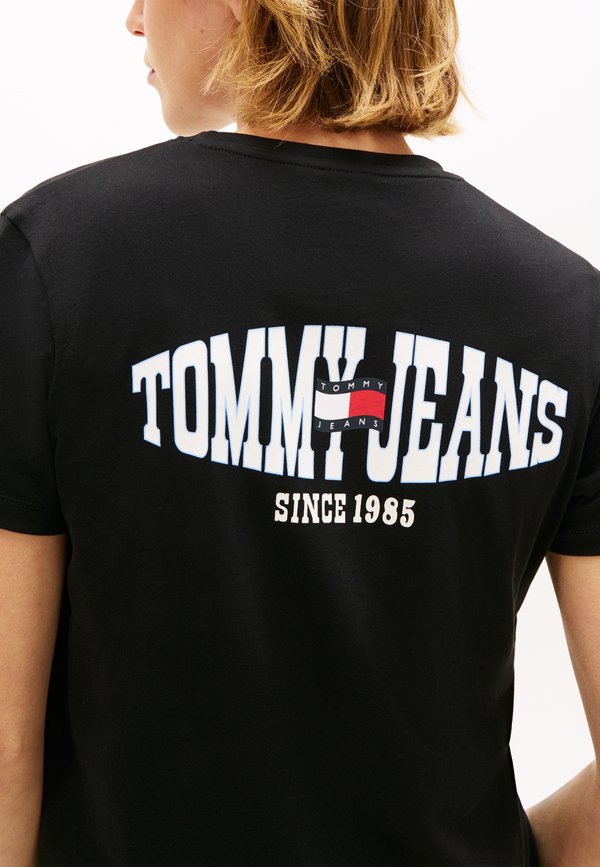 Tommy Jeans WAVY FLAG BACK LOGO JERSEY T-SHIRT