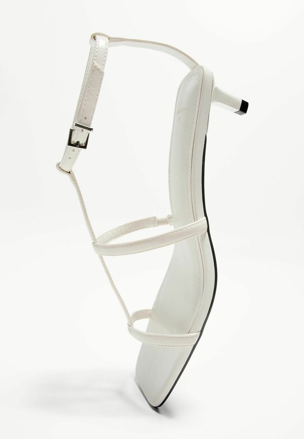Bershka STRAPPY KITTEN HEEL