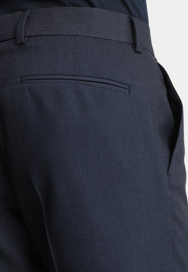 Isaac Dewhirst FASHION STRUCTURE SUIT SLIM FIT
