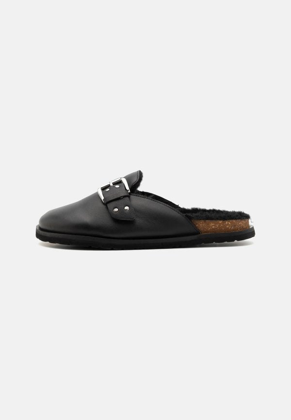 Steve Madden EVERGREEN