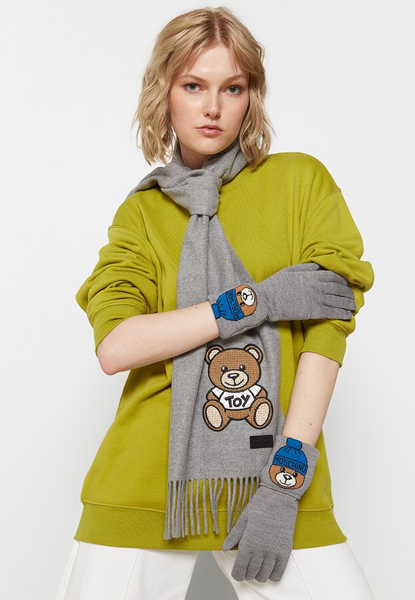 MOSCHINO SET