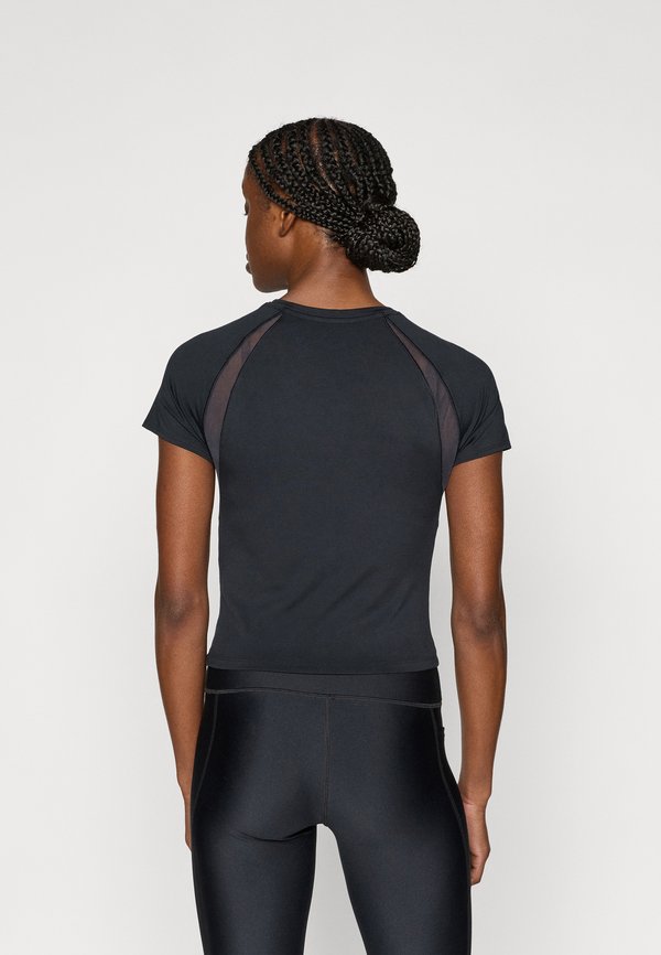 Under Armour MOTION MESH