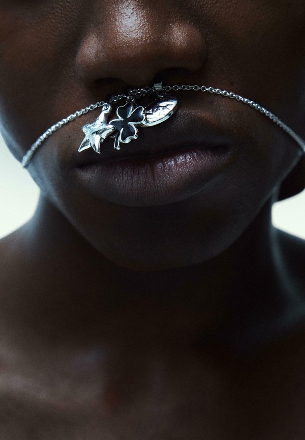 Bershka Necklace - silver-coloured