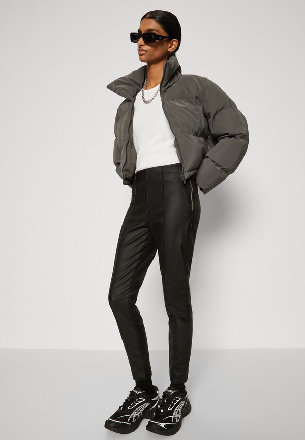 Vero Moda Petite VMRONDA SLIM