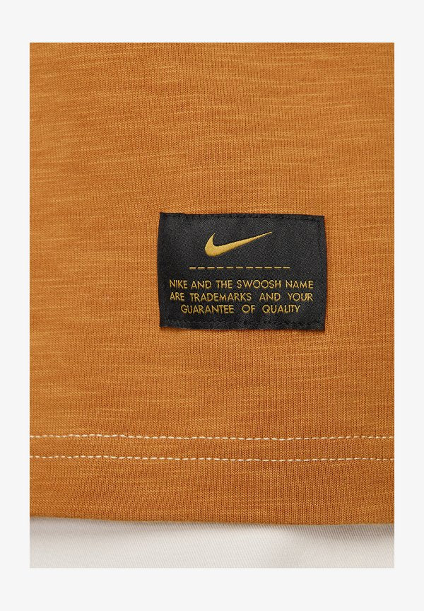 Nike Sportswear Basic T-shirt - monarch sesame