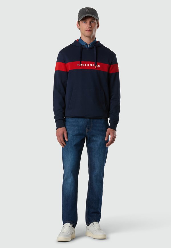 North Sails  WITH COLOR-BLOCK STRIPE