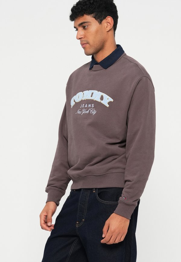 Tommy Jeans FONT PLAY