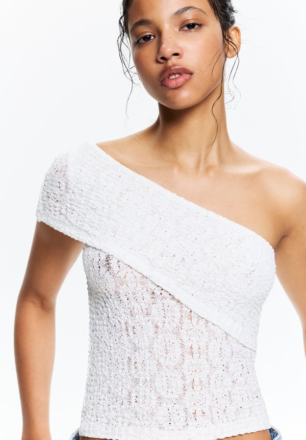 PULL&BEAR TEXTURED ASYMMETRIC