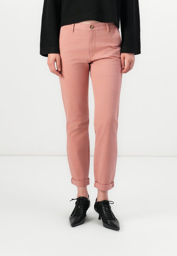 DOCKERS WEEKEND CHINO SLIM ANKLE