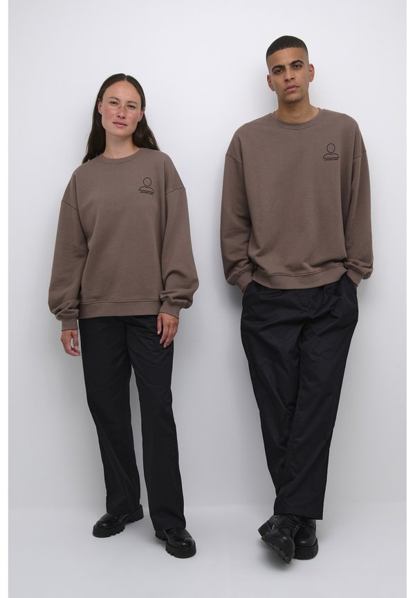 Lounge Nine QONDRADLN UNISEX