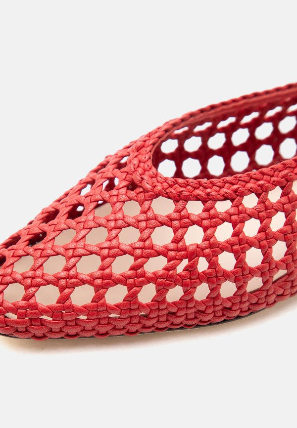 Loeffler Randall EMERY FLAT
