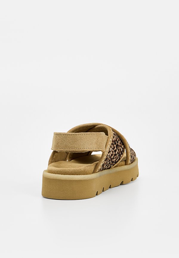 Clarks MEARE