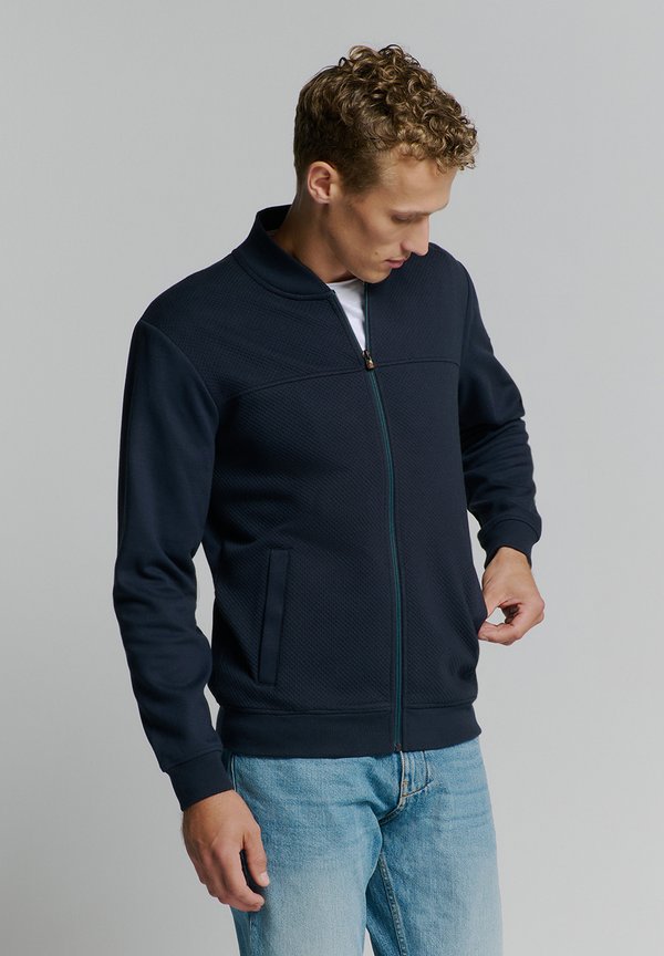 NO EXCESS FULL ZIPPER