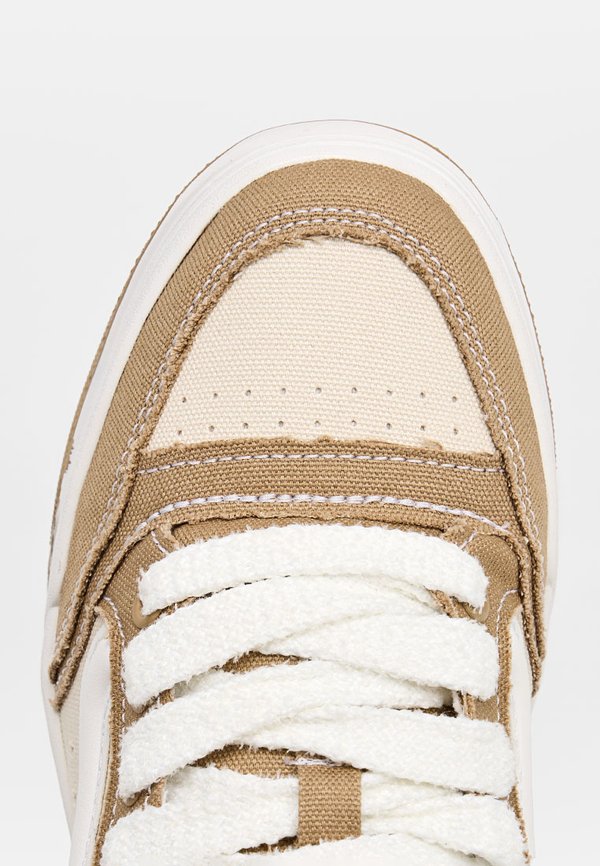 Vans HYLANE