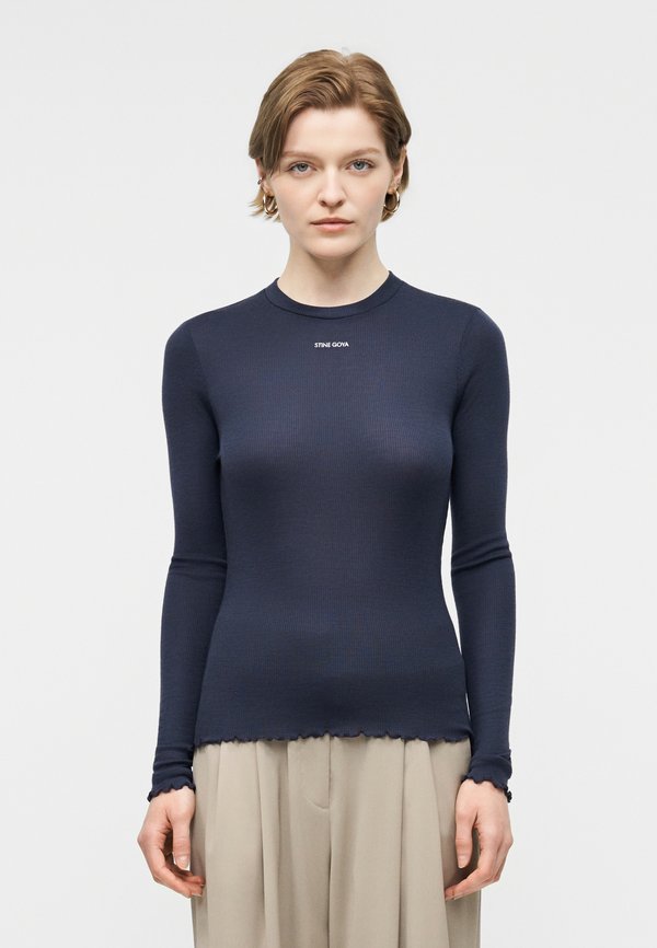Stine Goya LONG SLEEVE CREWNECK