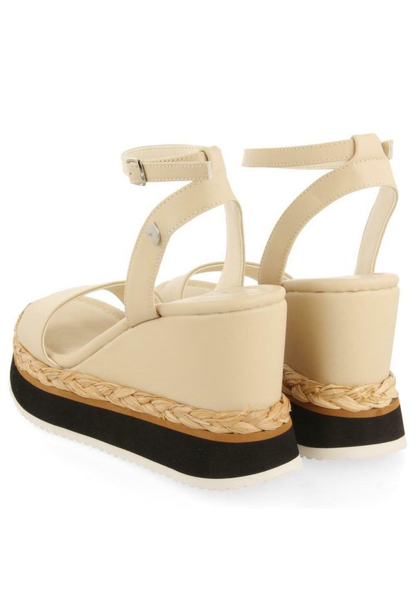 Gioseppo CON Y DETALLE TRENZADO PARA