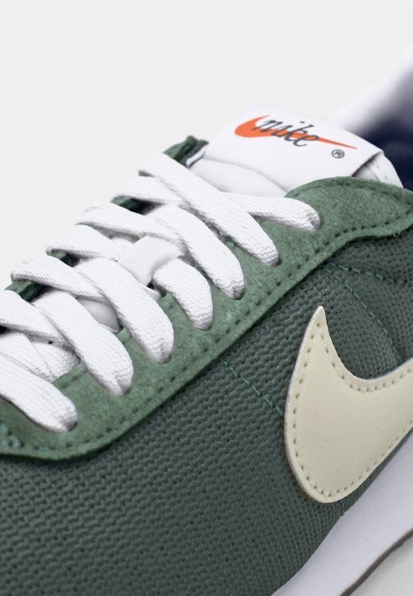 Nike Sportswear LD 1000
