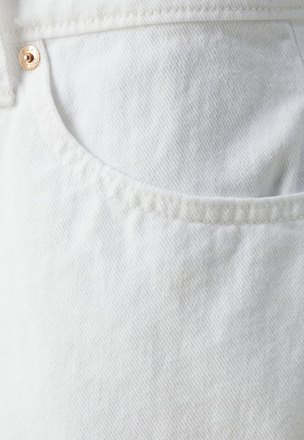 GAP LOW RISE STRIDE OPTIC WHITE