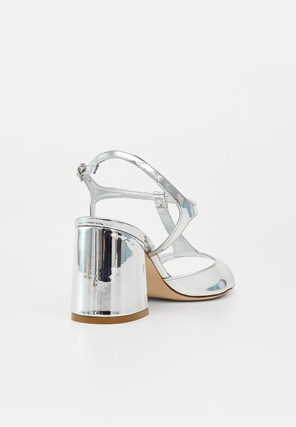Stuart Weitzman