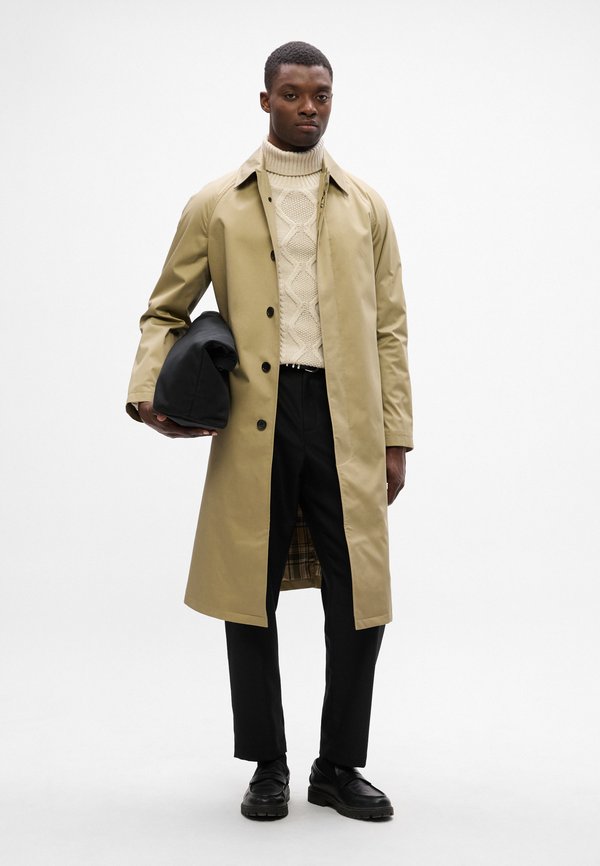 Isaac Dewhirst MACINTOSH COAT