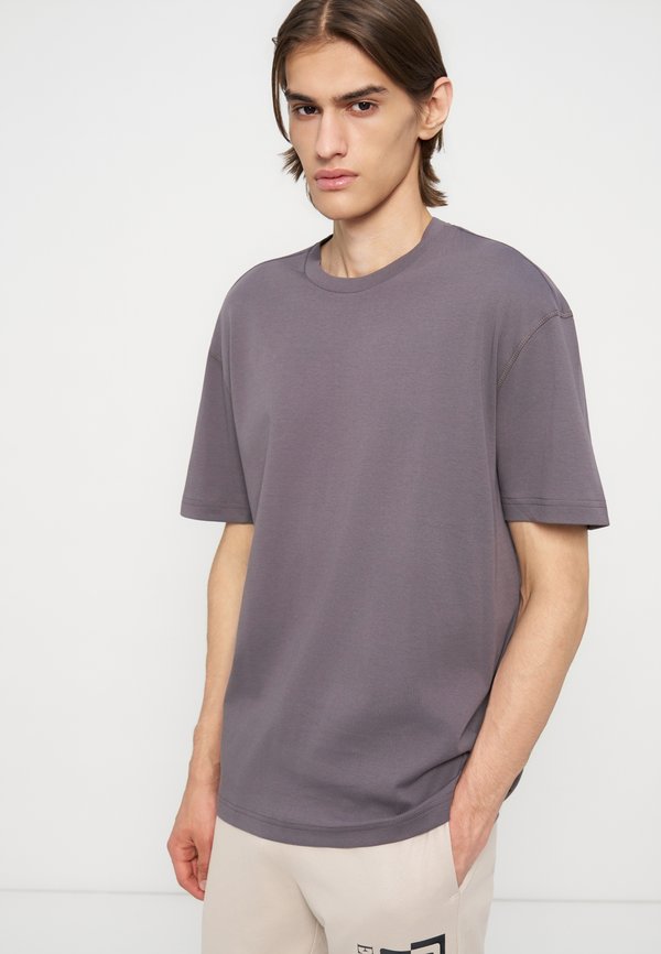EA7 Emporio Armani