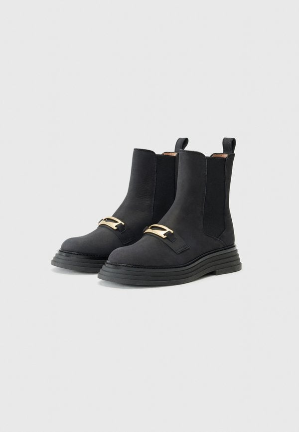 Pollini