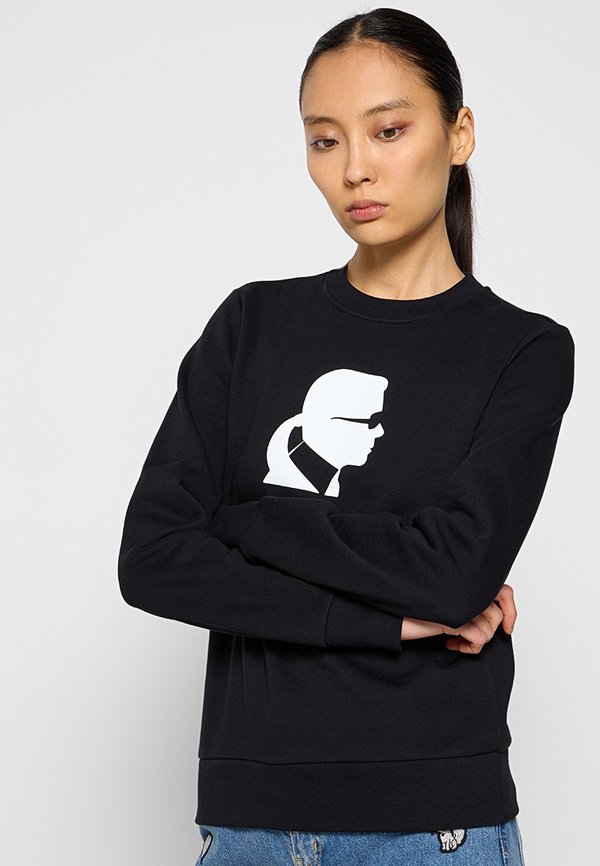KARL LAGERFELD CAMEO