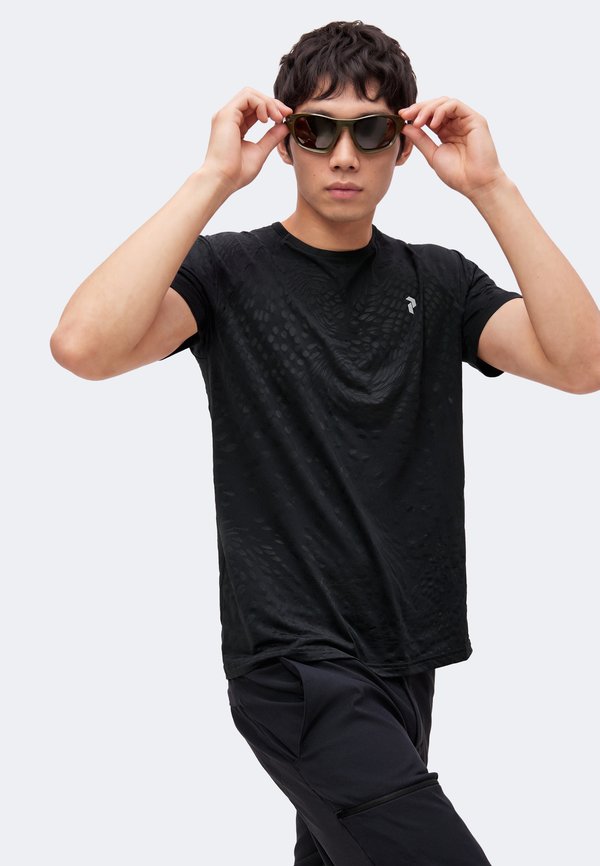 Peak Performance DISCOVER TEE