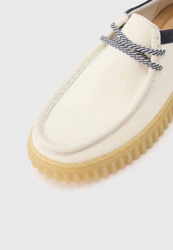 Clarks TORHILL LO