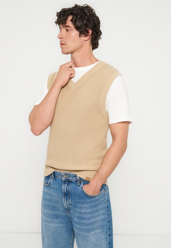 Pier One by Zalando
