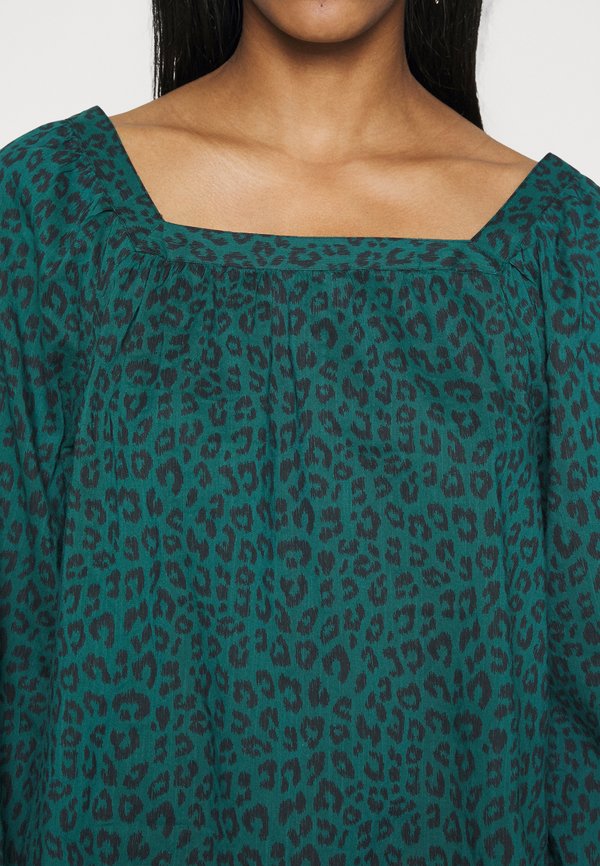 Gap Tall