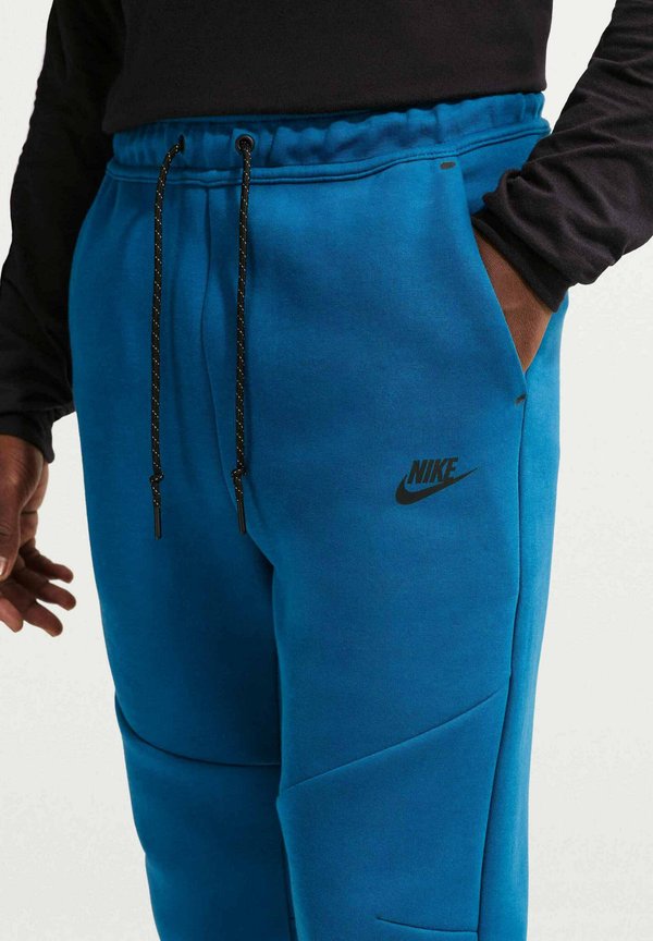 Nike Sportswear
