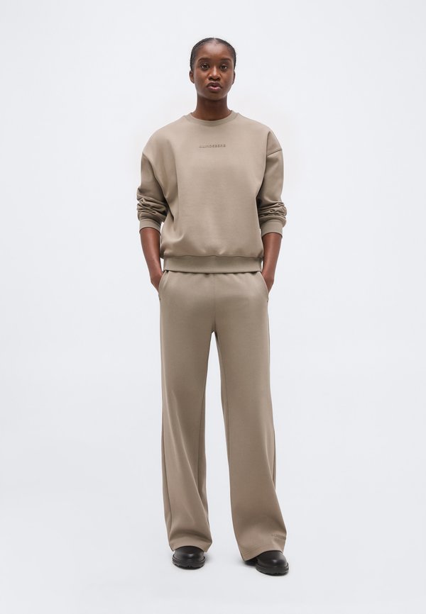 J.LINDEBERG Sports COVE CREW NECK