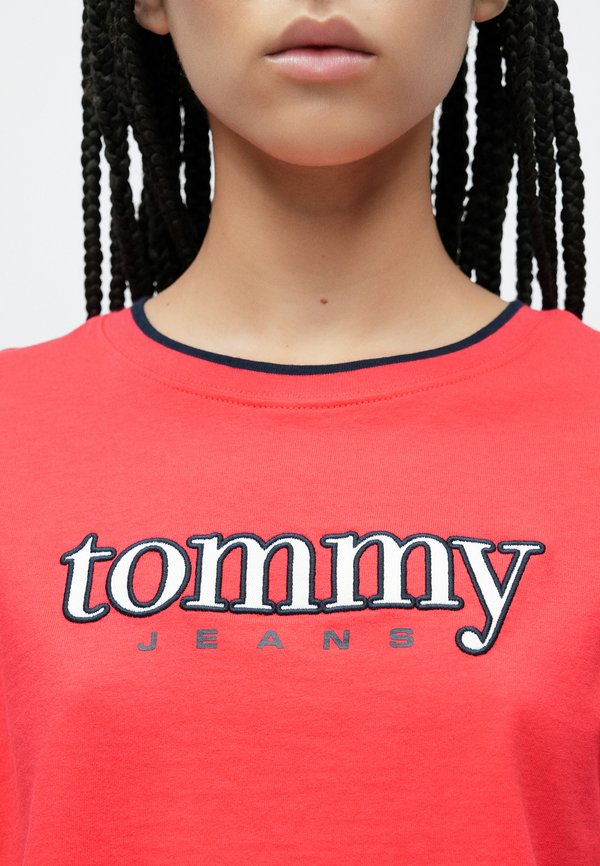 Tommy Jeans LOGO APPLIQUÉ RELAXED BOXY T-SHIRT